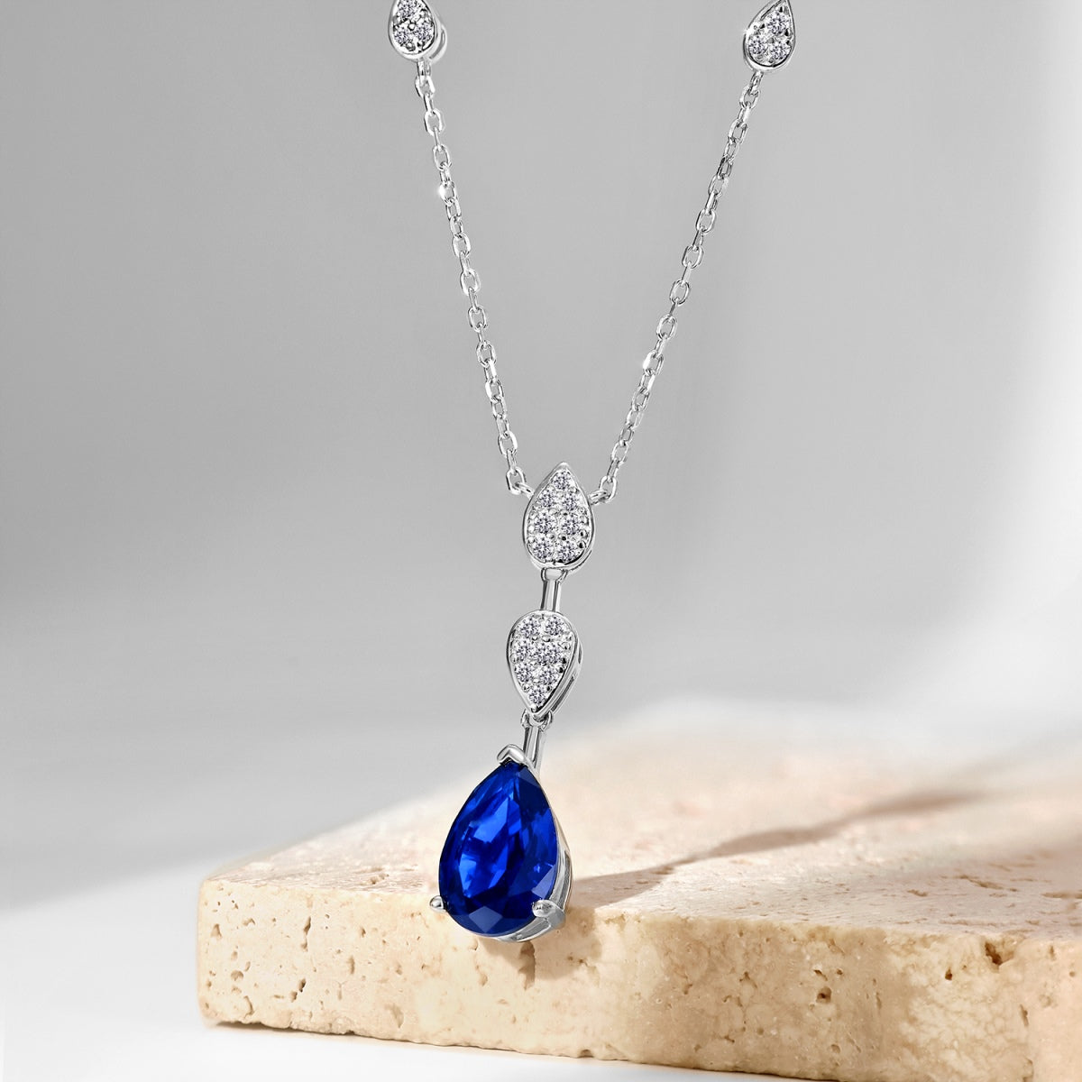 [Noble Jewelry]Dazzling Pear Cut Necklace