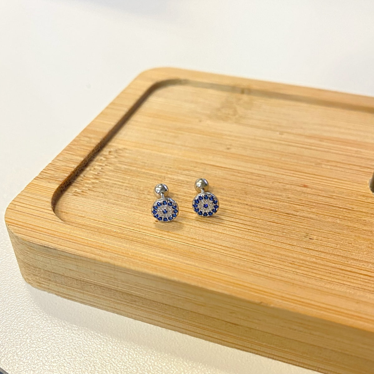 [Noble Jewelry]Devil's Eye Ear Bone Nail Earrings