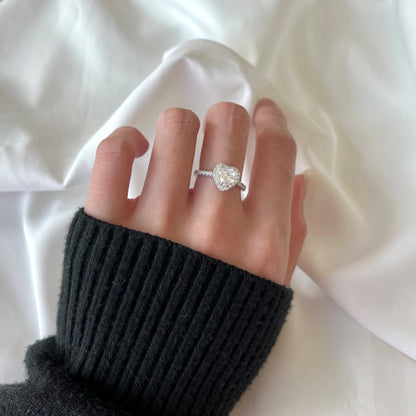 [Noble Jewelry]Eternity Splashy Romantic Heart Shape Lover Ring