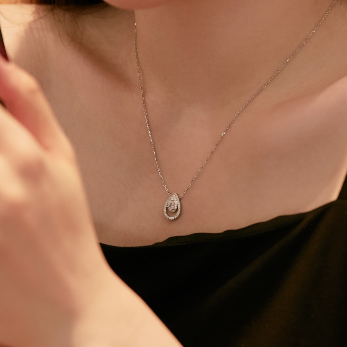 [Noble Jewelry]Sparkling Pear Cut Necklace