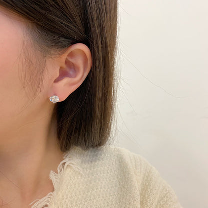 [Noble Jewelry]Stylish Shiny Round Center Stone Stud Earrings