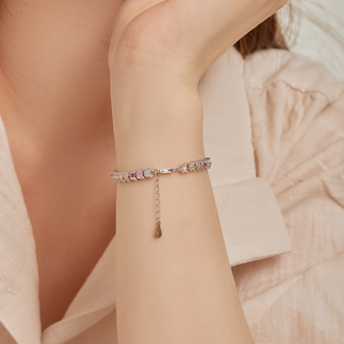 [Noble Jewelry]Delicate Colorful Multi Cut Daily Bracelet