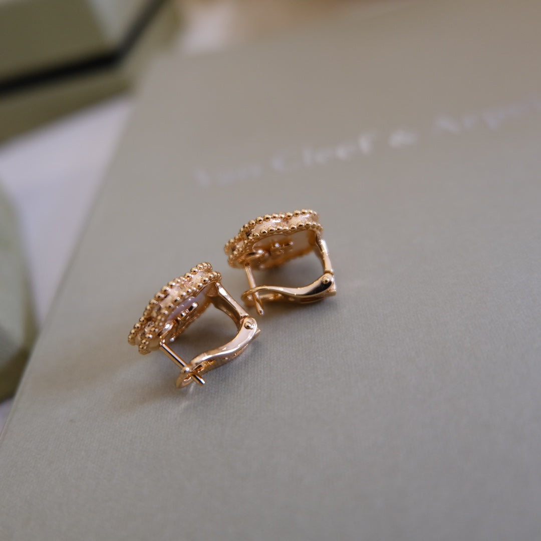 [Noble Jewelry]LUCKY PINK GOLD WHITE MOP EARRINGS