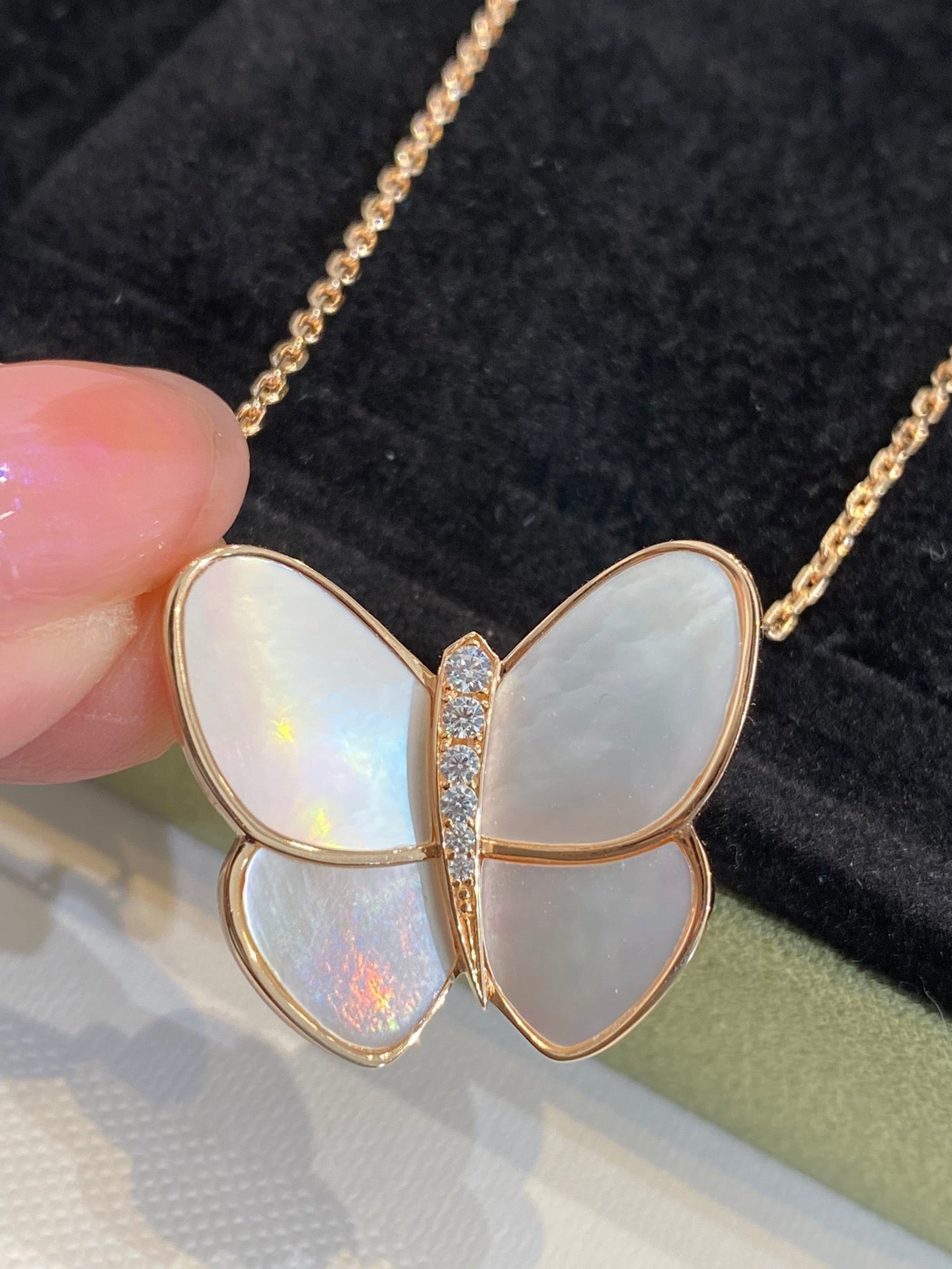 [Noble Jewelry]BUTTERFLY GOLD MOP DIAMOND NECKLACE