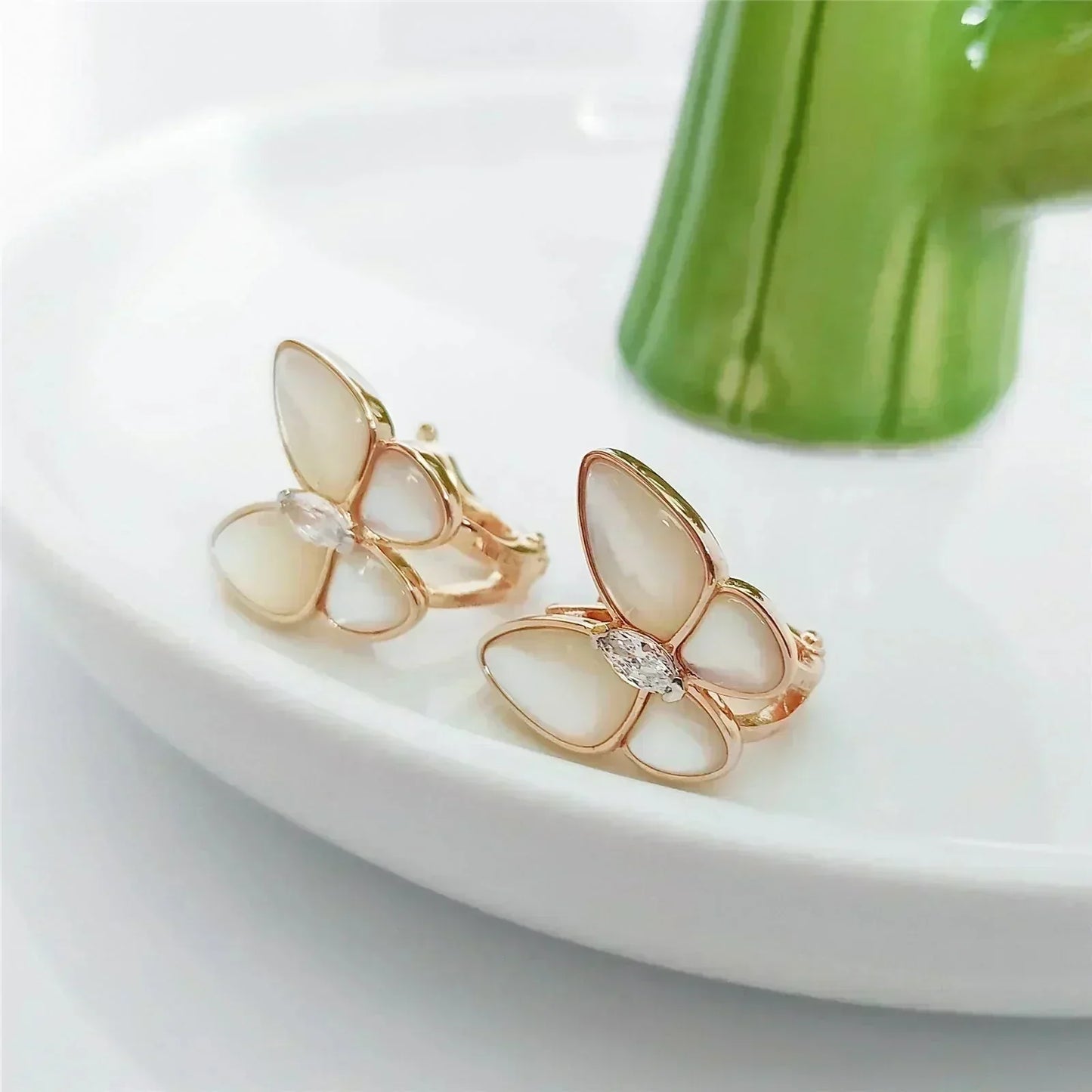 [Noble Jewelry]BUTTERFLY MOP DIAMOND EARRINGS