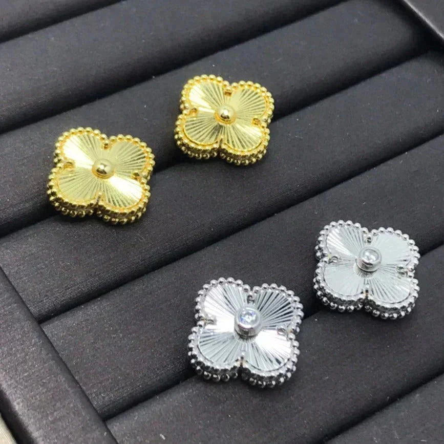 [Noble Jewelry]CLOVER MINI 9.5MM LASER EARRINGS