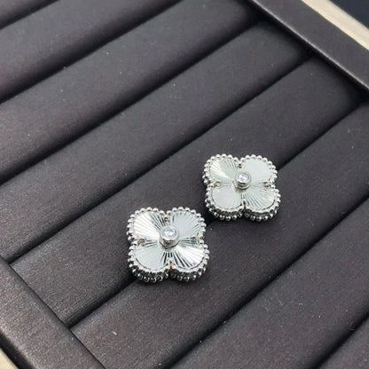 [Edler Schmuck] CLOVER MINI 9,5 MM LASER OHRRINGE