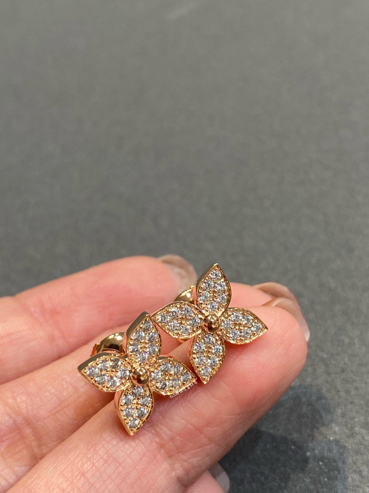 [Noble Jewelry]STAR DIAMOND EARRINGS