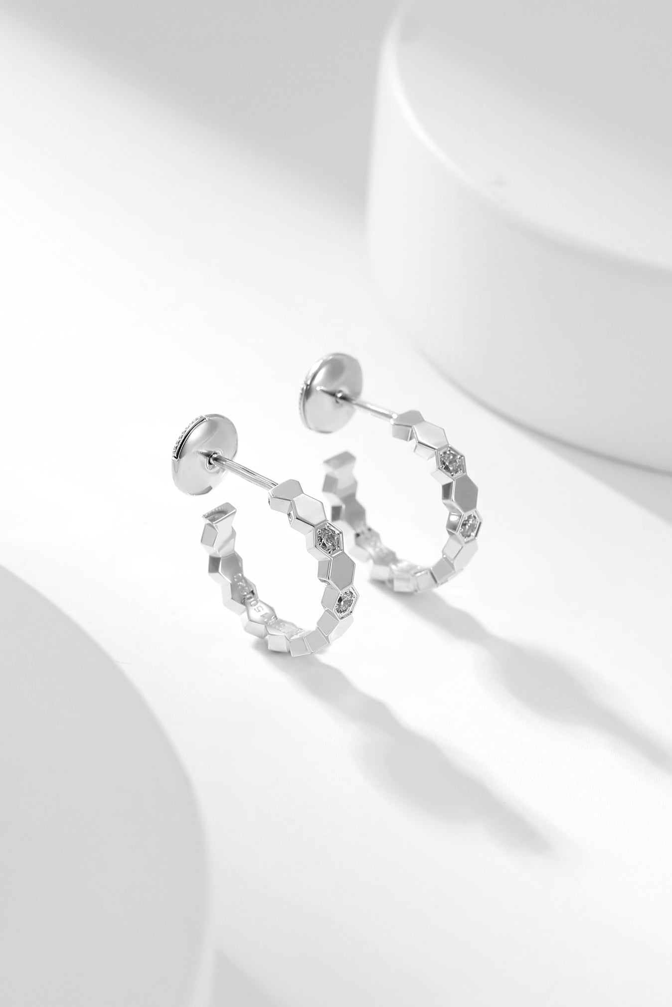 [Noble Jewelry]BEE LOVE DIAMOND HOOP EARRINGS