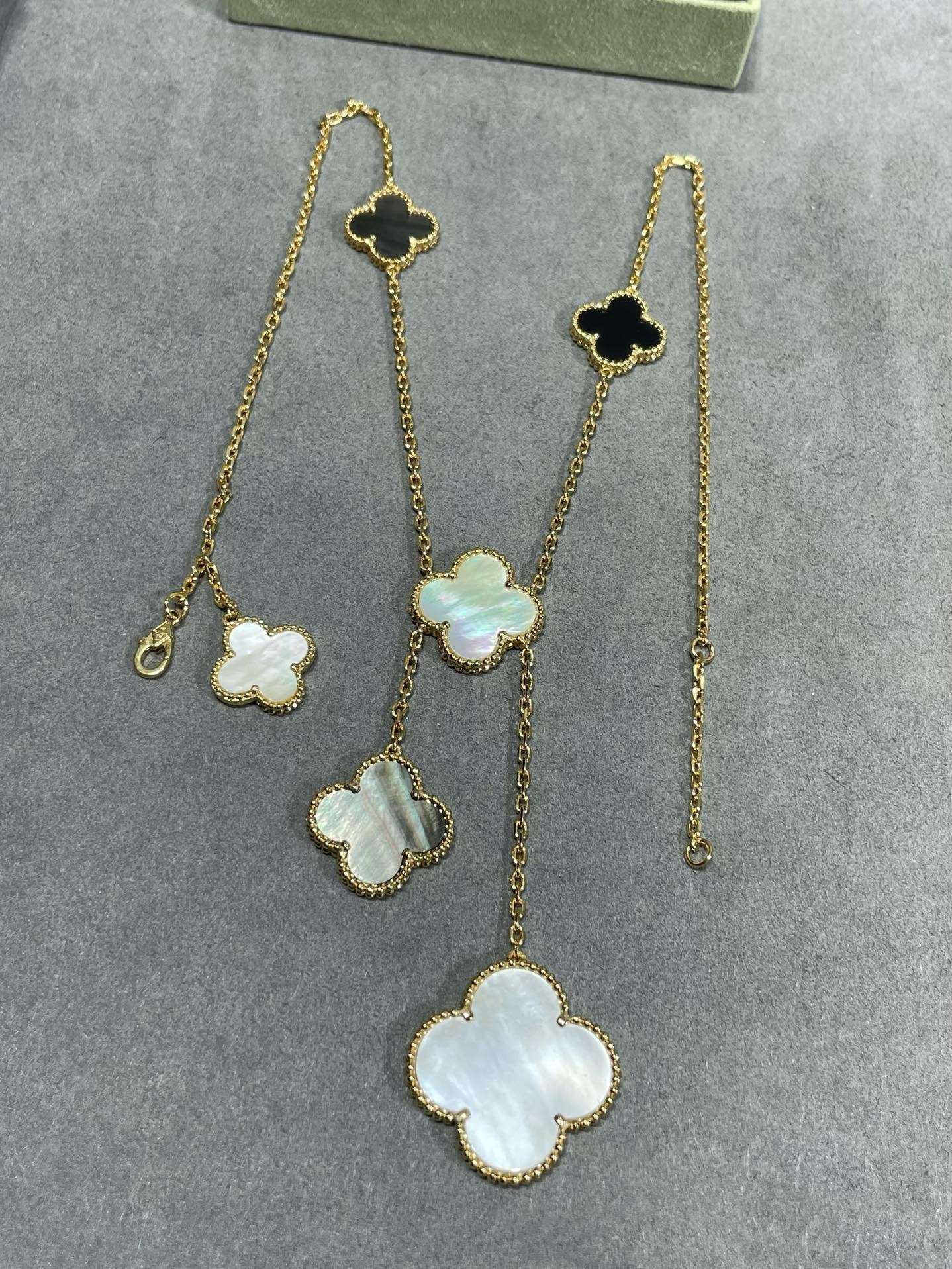 [Noble Jewelry]CLOVER 6 MOTIF MOP ONYX GOLD NECKLACE