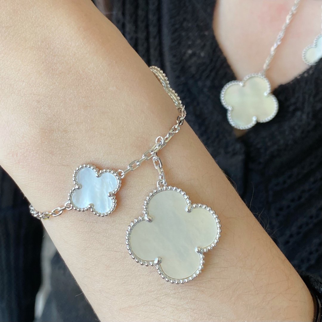 [Noble Jewelry]CLOVER 5 MOTIF WHITE MOP SILVER BRACELET