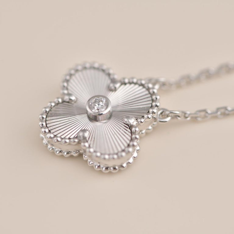 [Noble Jewelry]CLOVER  15MM DIAMOND LASER NECKLACE SILVER