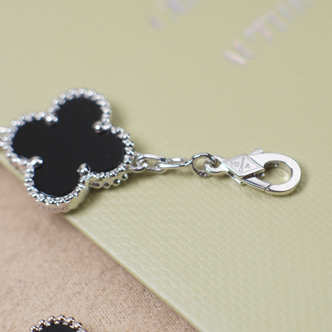 [Noble Jewelry]CLOVER 5 MOTIF ONYXS  BRACELET SILVER