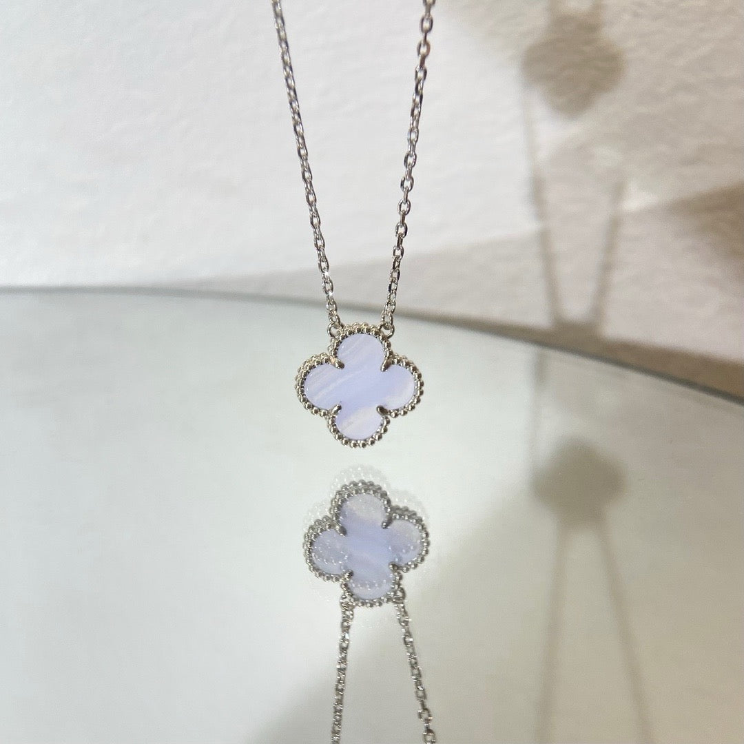 [Noble Jewelry]CLOVER 15MM BLUE CHALCEDONY NECKLACE SILVER