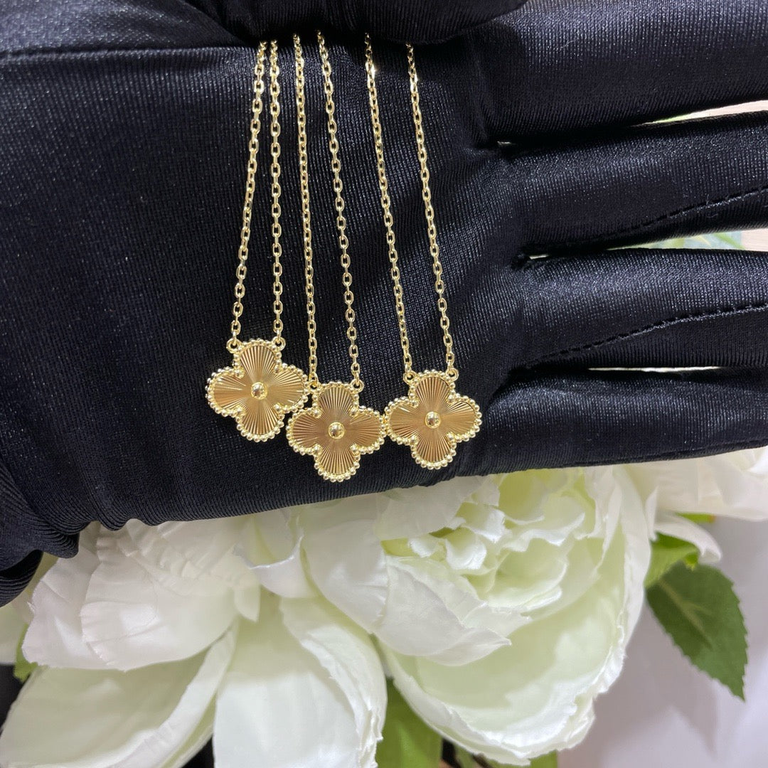 [Noble Jewelry]CLOVER 15MM LASER NECKLACE